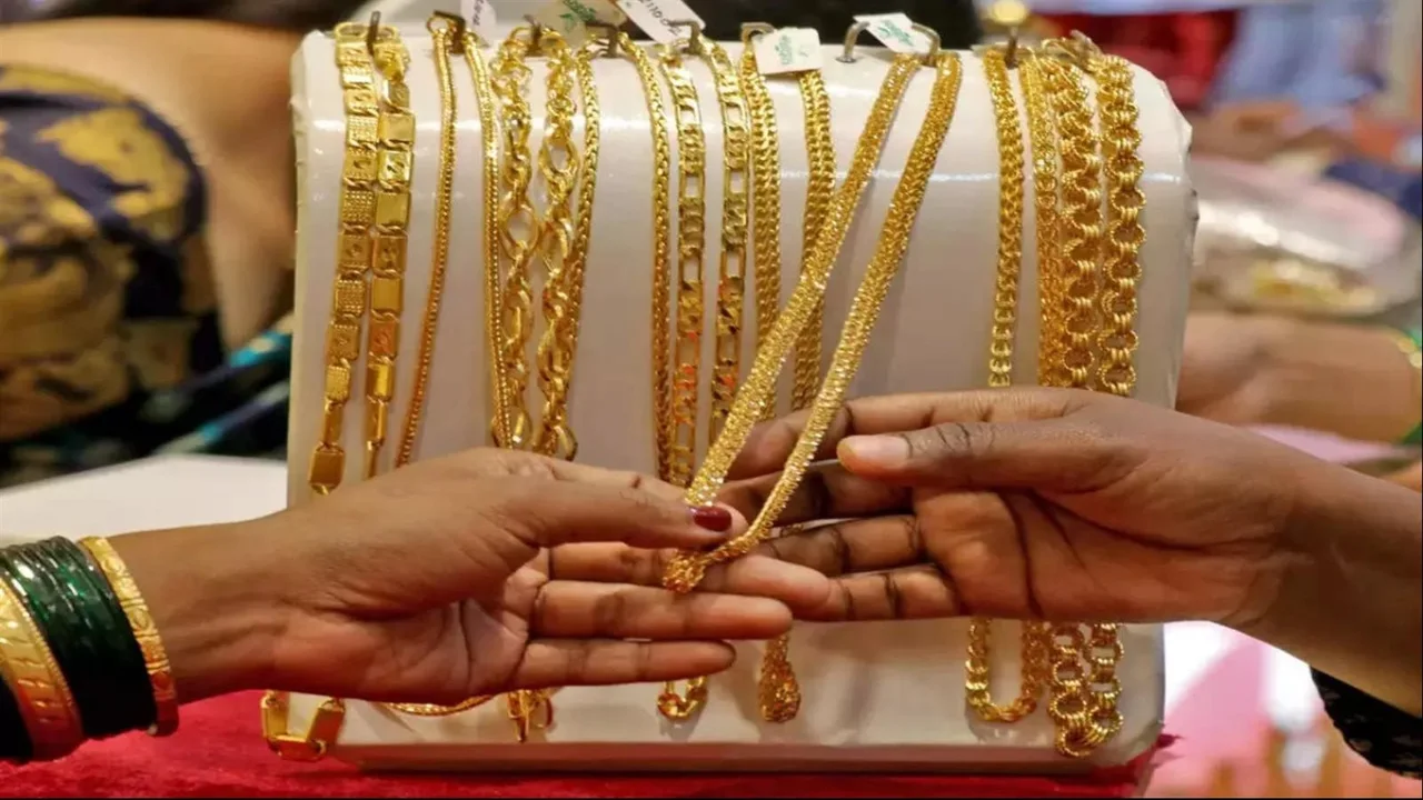 تذبذبات أسعار الذهب في السوق المصري خلال تعاملات يوم الأربعاء المتقلبة